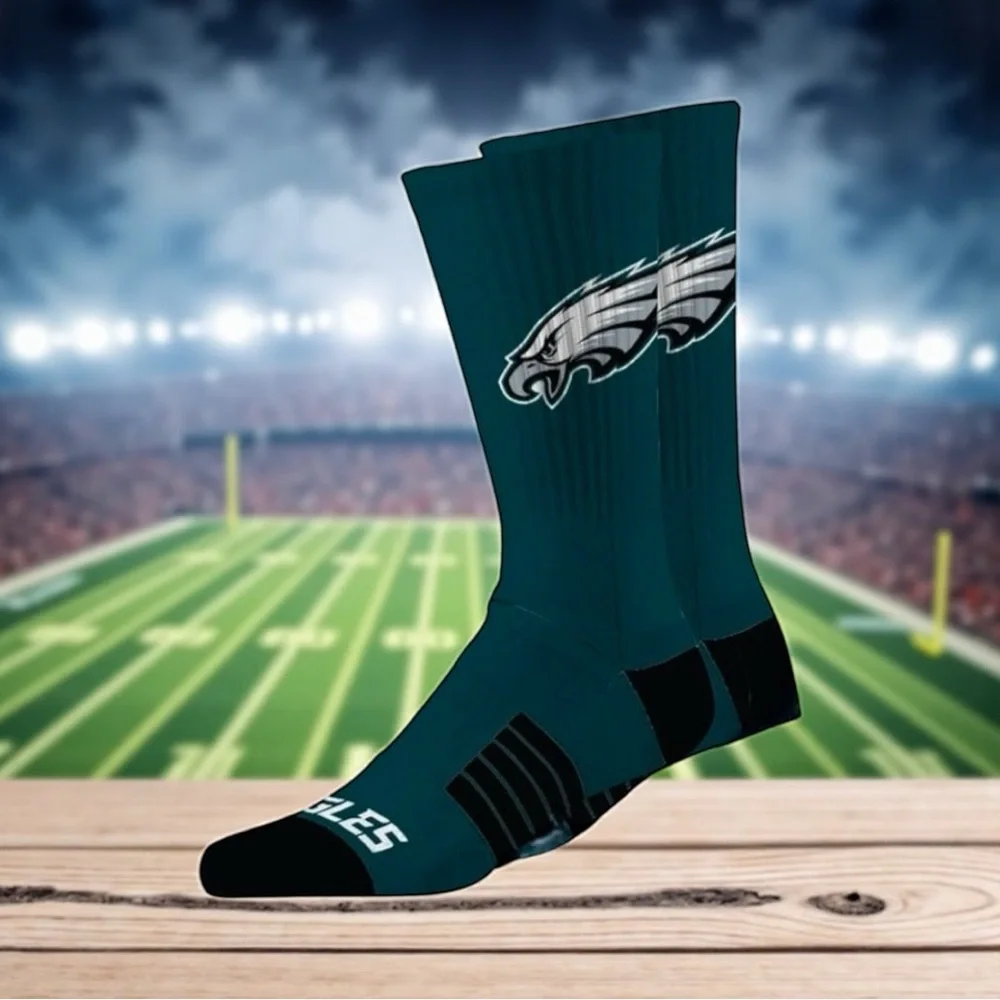 New Philadelphia Eagles Crew Socks, W/EAGLES LOGO UNISEX! M=8/12 & W=9.5-13.5